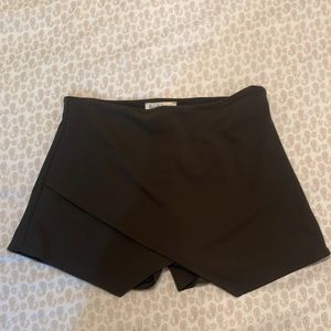 Olive Envelope shorts